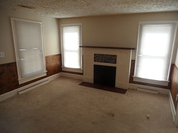 2nd image of 202 S 17th Ave
