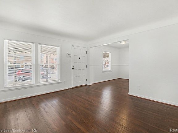 4th image of 19444 Ryan Rd