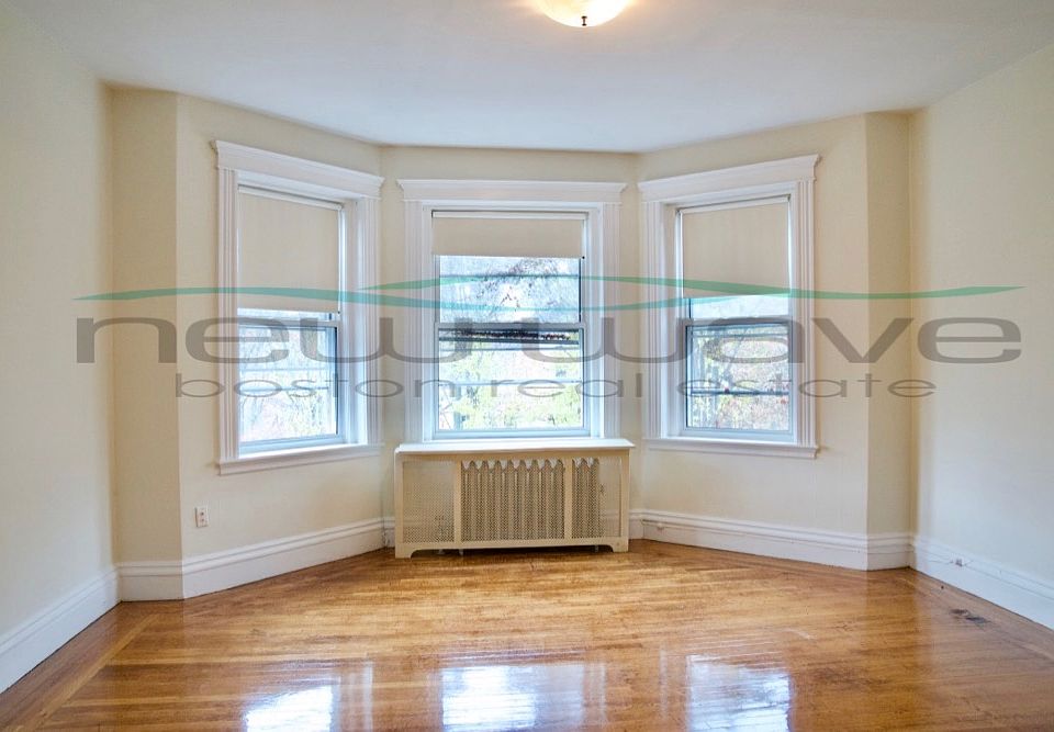 1st image of 16 Euston St APT 6
