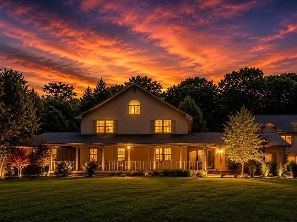 145 Beechwood Dr, Cranston, RI 02921