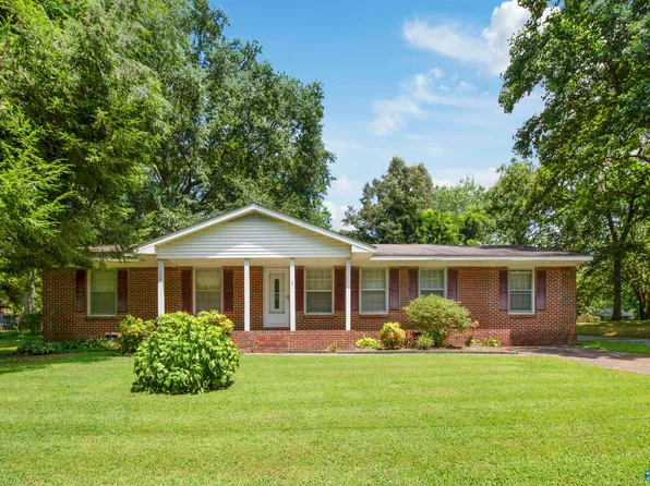 206 12th St NW, Arab, AL 35016