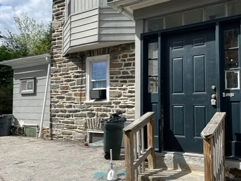 16 Windsor Avenue — Photo 3