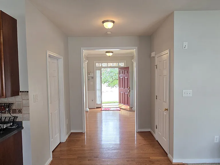 4804 Coachmans Landing Ct — Photo 11