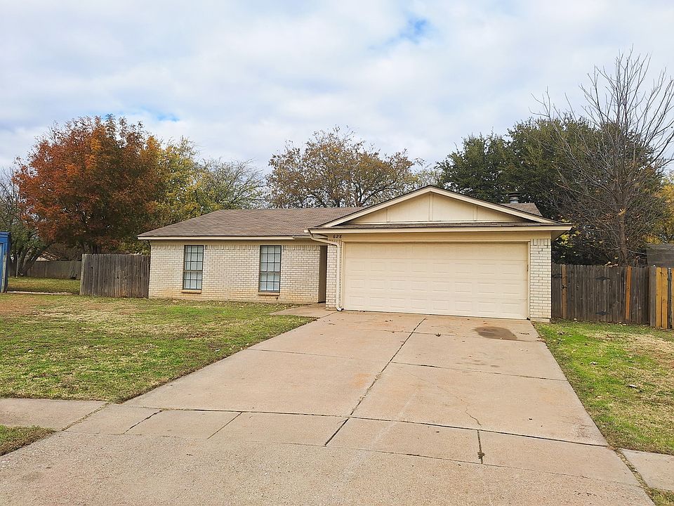 1st image of 628 Edwards Dr