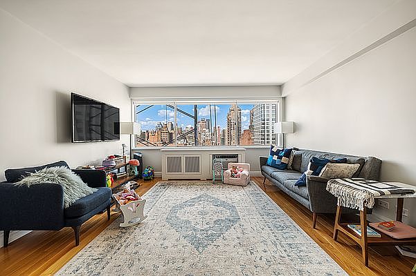 1st image of 360 E 65th St APT 18F