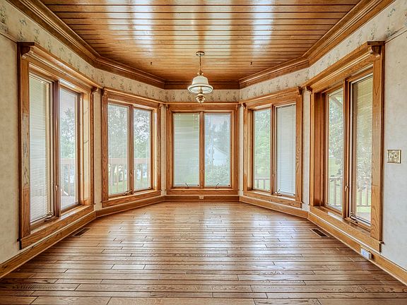 4th image of 70 Marie Ln