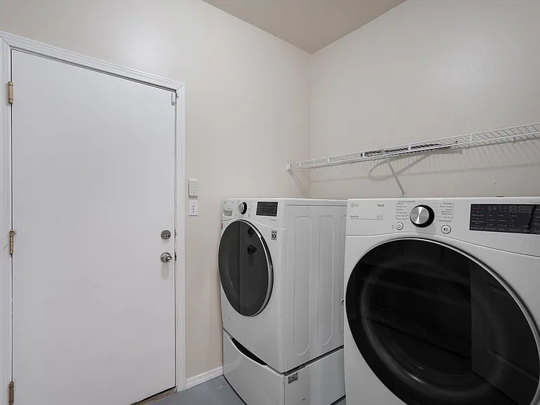 9319 Battle Creek St NW — Photo 31
