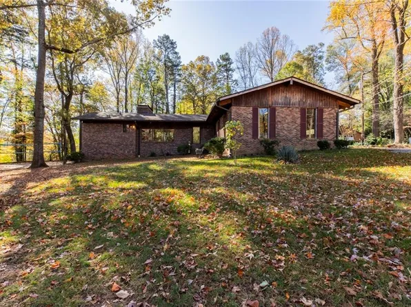 3001 Madison Ave, Greensboro, NC 27403