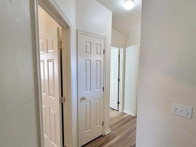 787 N Warm Springs Dr — Photo 14