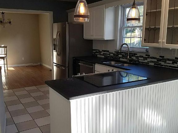 4th image of 68 Shannon Dr