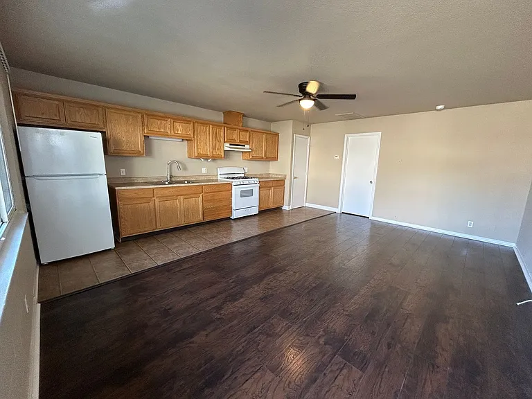 511-517 E Pine St — Photo 5