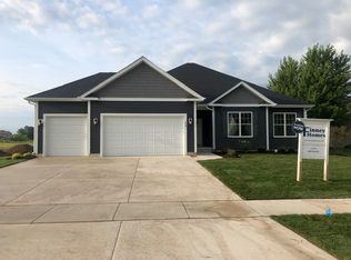 454 Snow St, Sugar Grove, IL 60554