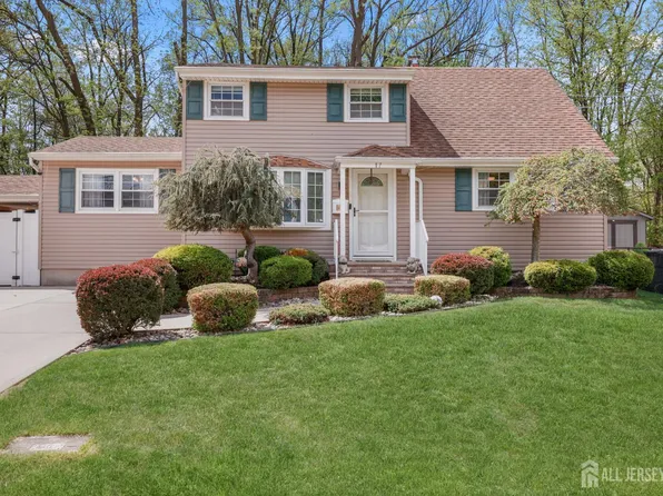 17 Clembil Ct, Hopelawn, NJ 08861