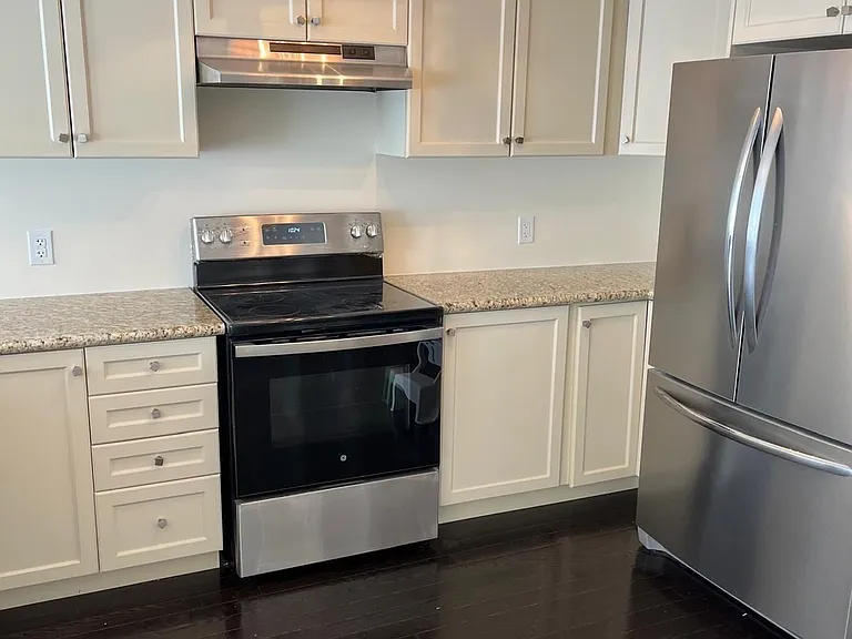 23 Spruce Pine Cres — Photo 3