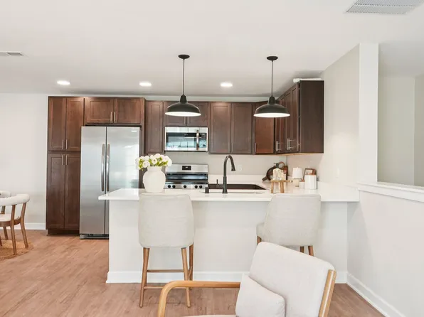 Marshview Apartments LLC