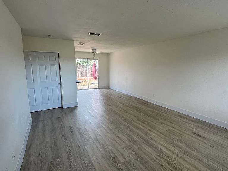 5574 Mountain View Dr — Photo 4