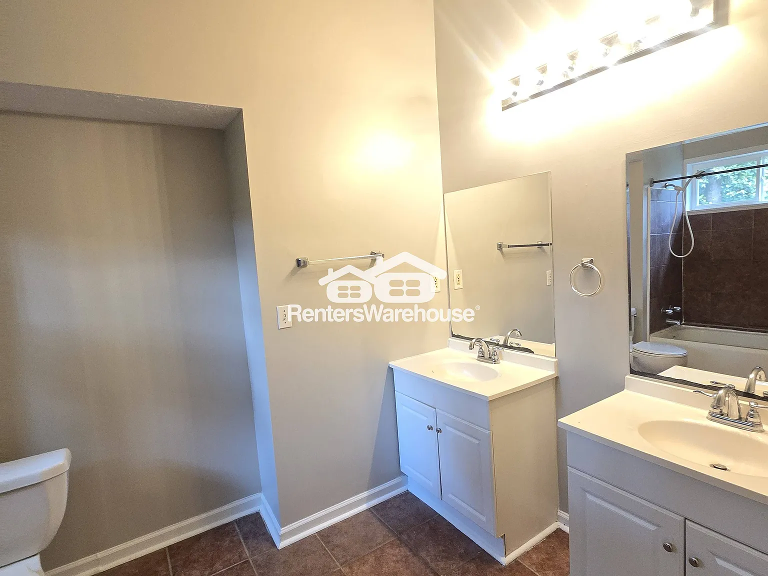 Beautiful 4-Bedroom Ranch Home In Decatur! — Photo 3