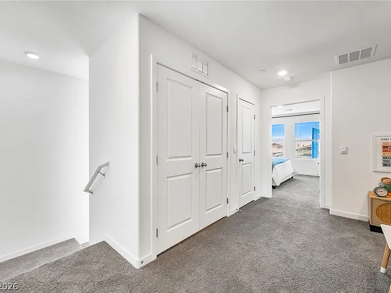 914 Rosy Starling St — Photo 33