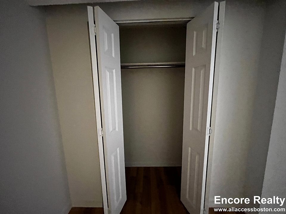 1st image of 16-18 Elmer St #205