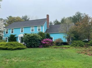 7 Colonial Dr, Mendon, MA 01756