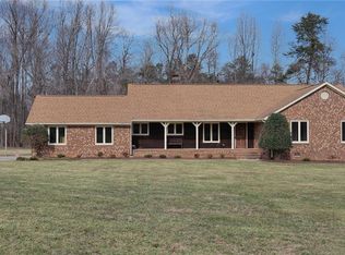 2203 Hunters Ridge Dr, Pleasant Garden, NC 27313