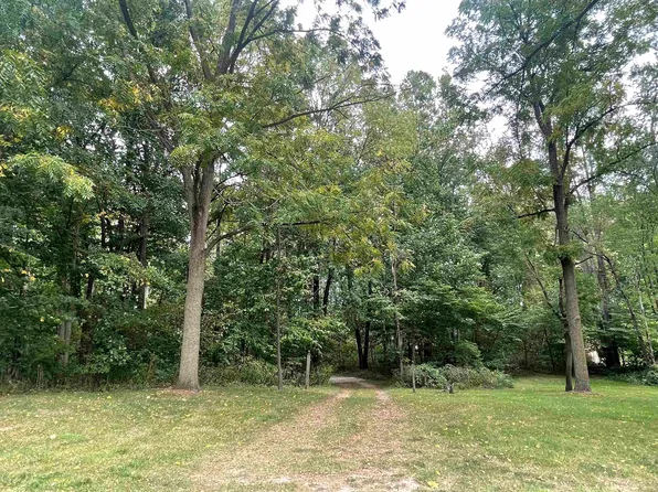 Maplewood Trl, Warsaw, IN 46580