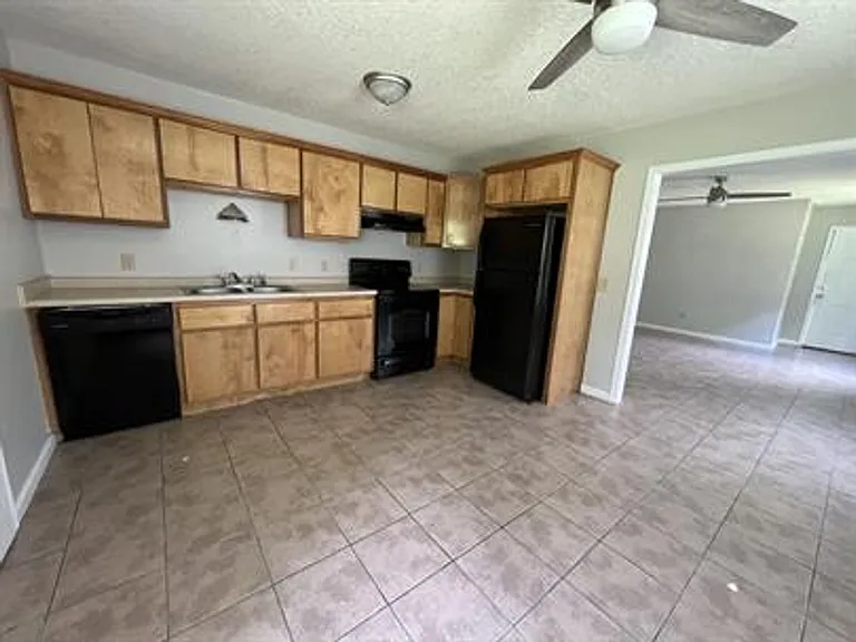 44 Webb Ct NE — Photo 15