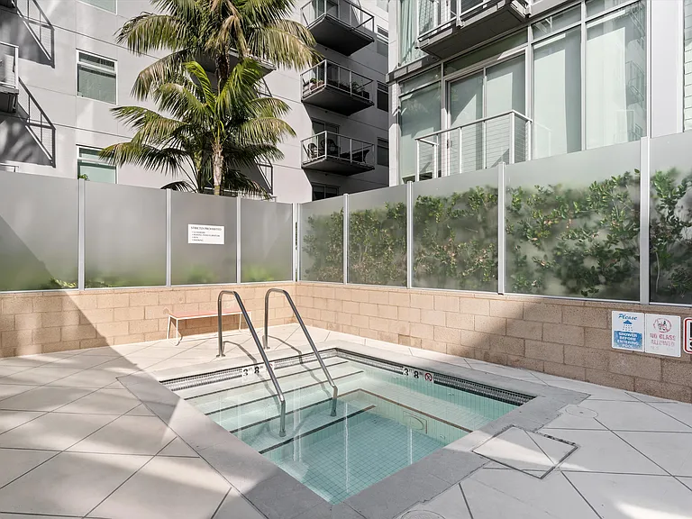 645 W 9th St #631 — Photo 22