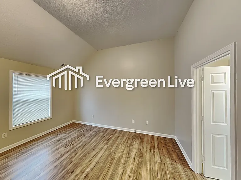 7134 Ravenwood Ln — Photo 9