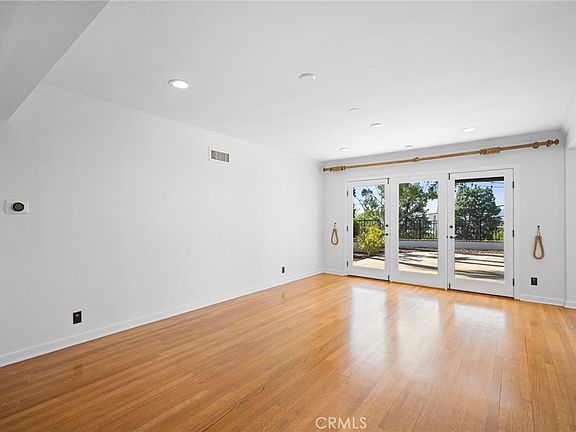 5th image of 736 Cavanagh Rd