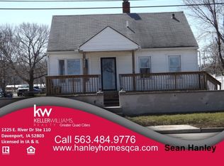 3428 River Dr, Moline, IL 61265
