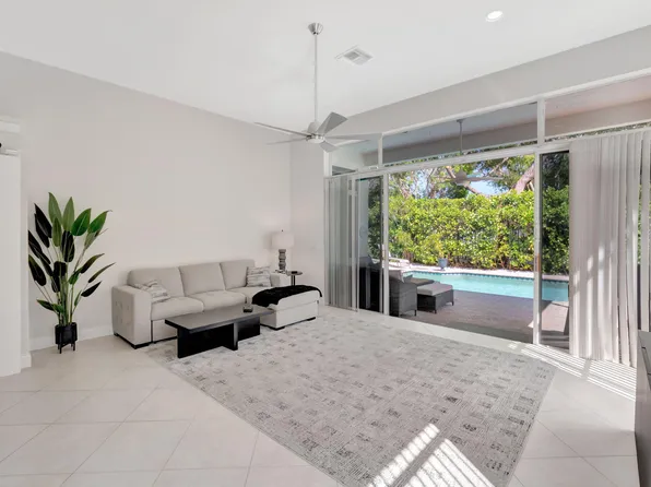 6666 NW 23rd Ter, Boca Raton, FL 33496