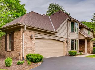 45 Pine Tree Ln, Burr Ridge, IL 60527