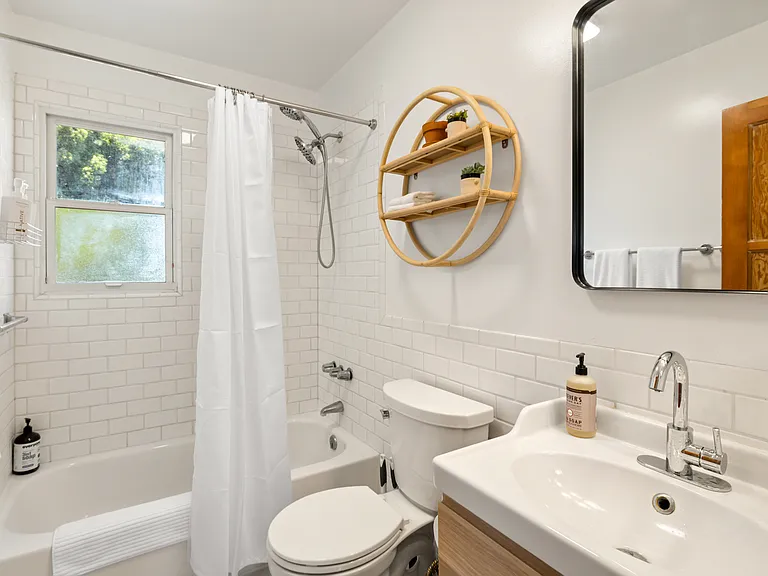 8327 Wiley Post Ave — Photo 12
