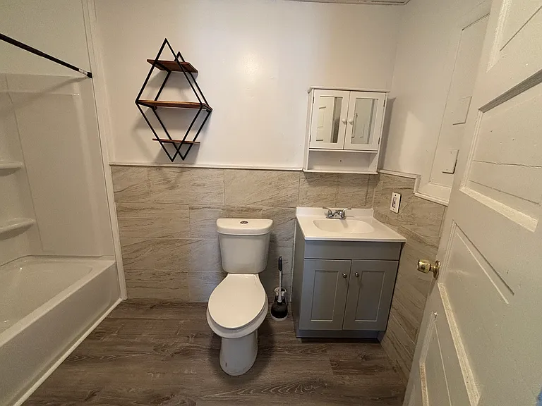 43 Margaret St #2R — Photo 5