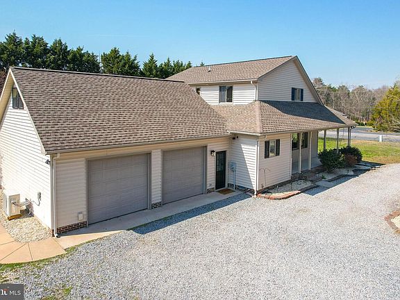 3rd image of 580 Abbotts Pond Rd