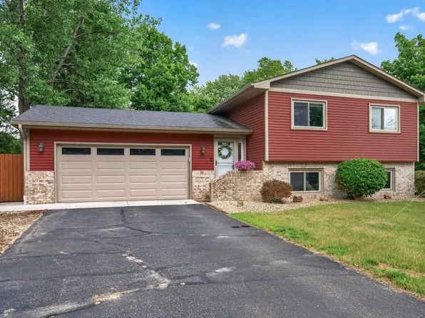 7062 2nd Ave, Lino Lakes, MN 55014