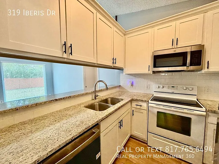 319 Iberis Dr — Photo 3