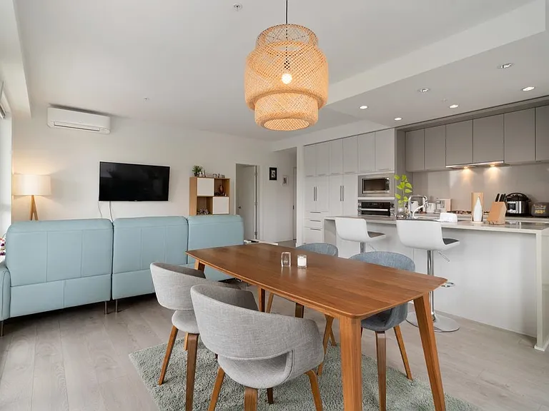 6677 Cambie St #310 — Photo 8