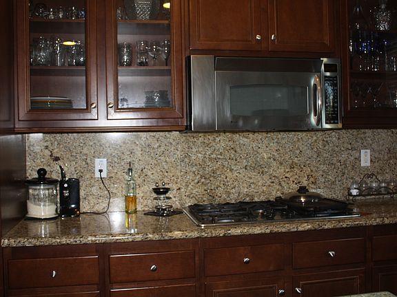 microwave & 6 burner cooktop