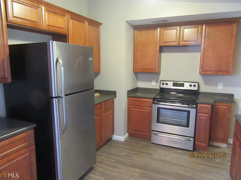 220 S Mulberry St — Photo 7