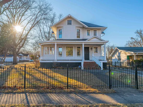 703 N Union St, Lincoln, IL 62656