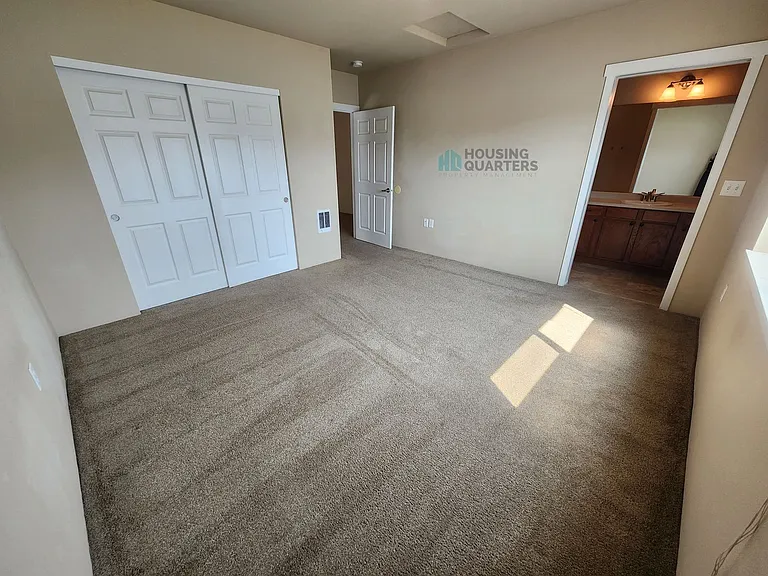 5120 E Grace Ave — Photo 10