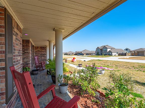 3rd image of 3408 Bastian Rd