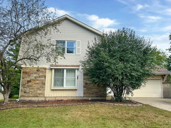 700 Butterfield Dr, Algonquin, IL 60102