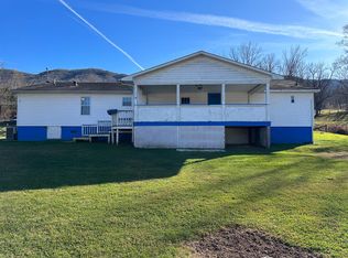 214 County Line Rd, Cedar Bluff, VA 24609