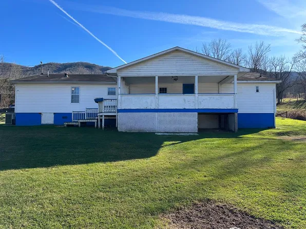 214 County Line Rd, Cedar Bluff, VA 24609