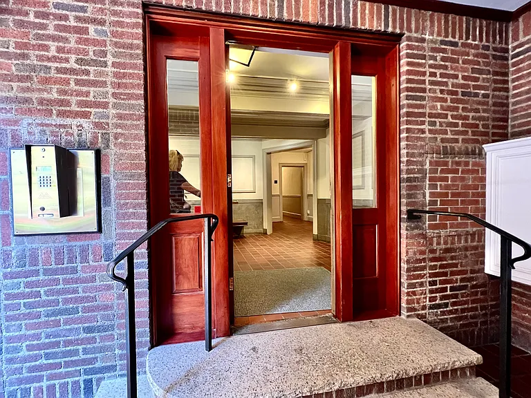 41 Linnaean St #32 — Photo 42