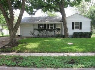 706 NE 22nd St, Grand Prairie, TX 75050