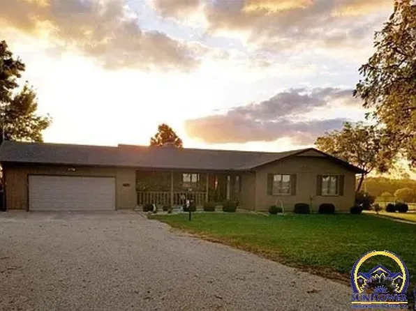 16583 S Berryton Rd, Carbondale, KS 66414